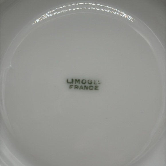 Limoges France Porcelain Saucers with Fancy Gold Rim. (4) - Picture 4 of 6